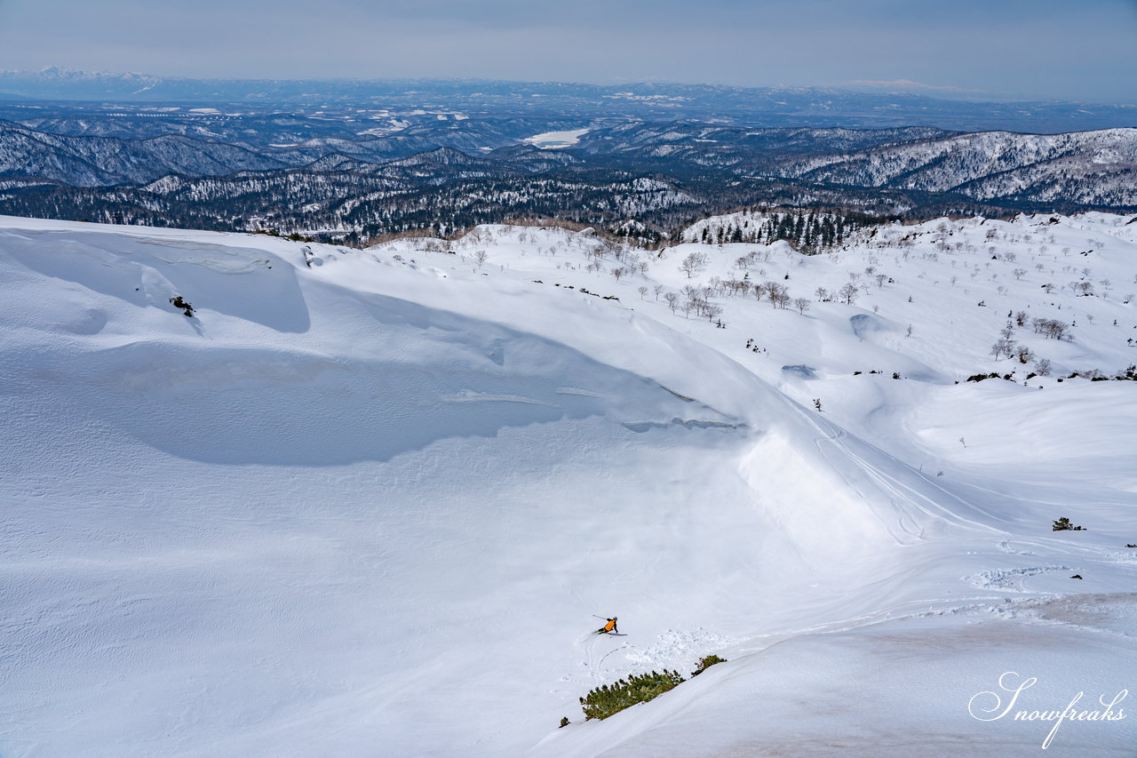 TeamKP・秋山穂香さんが滑る、絶景・春の大雪山旭岳(*^^*)